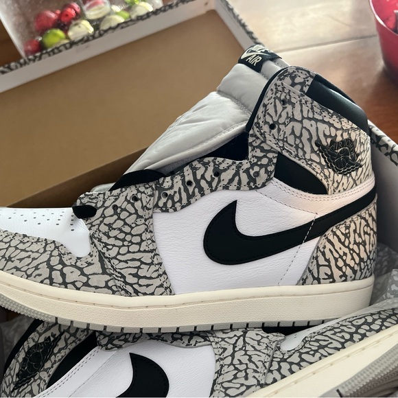 air jordan high tops black and white